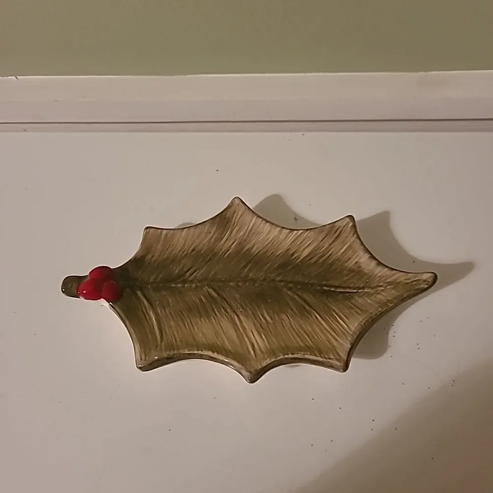 Cracker Barrel Holly Dish